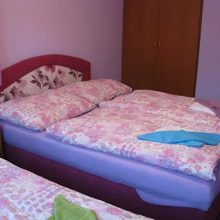 Bohacek Mladé Buky